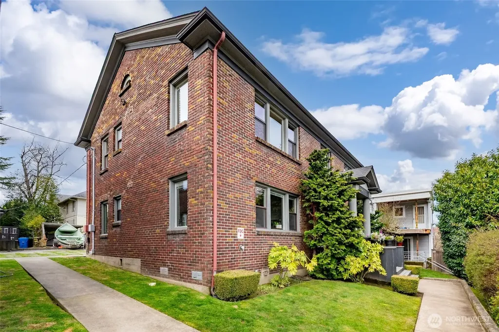 109 30th Avenue Seattle WA 98122