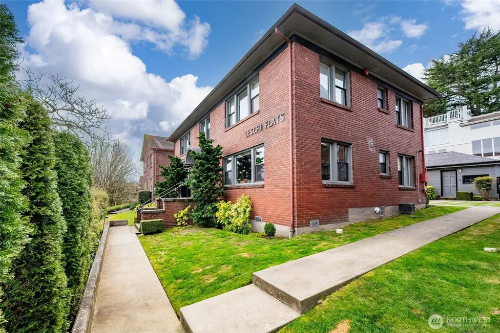 109 30th Avenue Seattle WA 98122