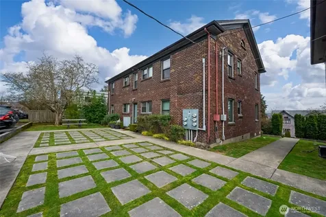 109 30th Avenue Seattle WA 98122