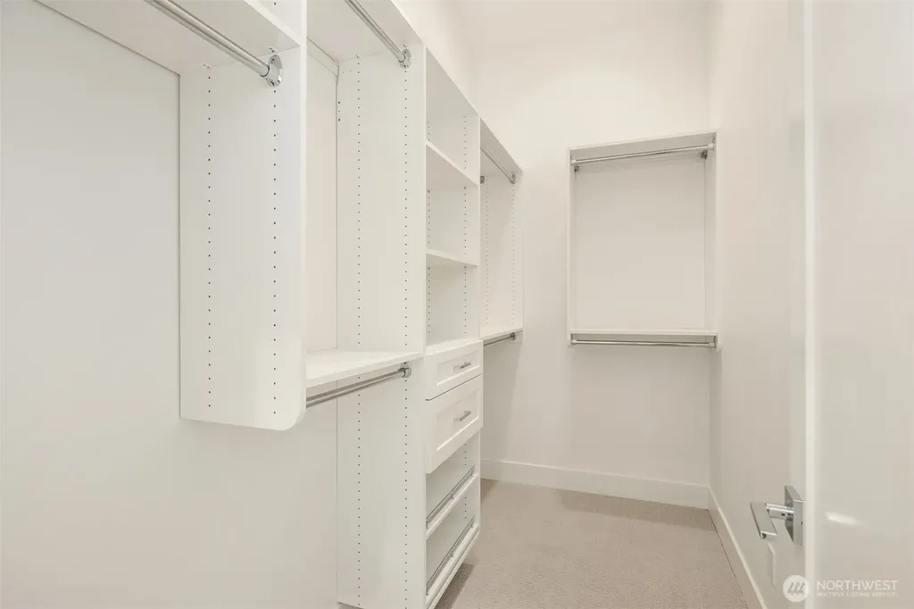 102 NE 44th Street Seattle WA 98105
