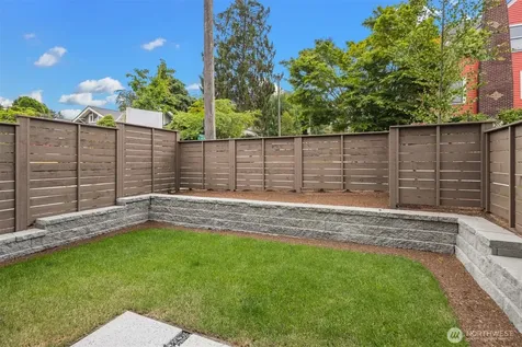 102 NE 44th Street Seattle WA 98105