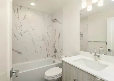 102 NE 44th Street Seattle WA 98105
