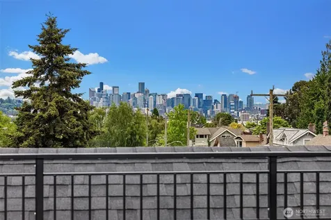102 NE 44th Street Seattle WA 98105