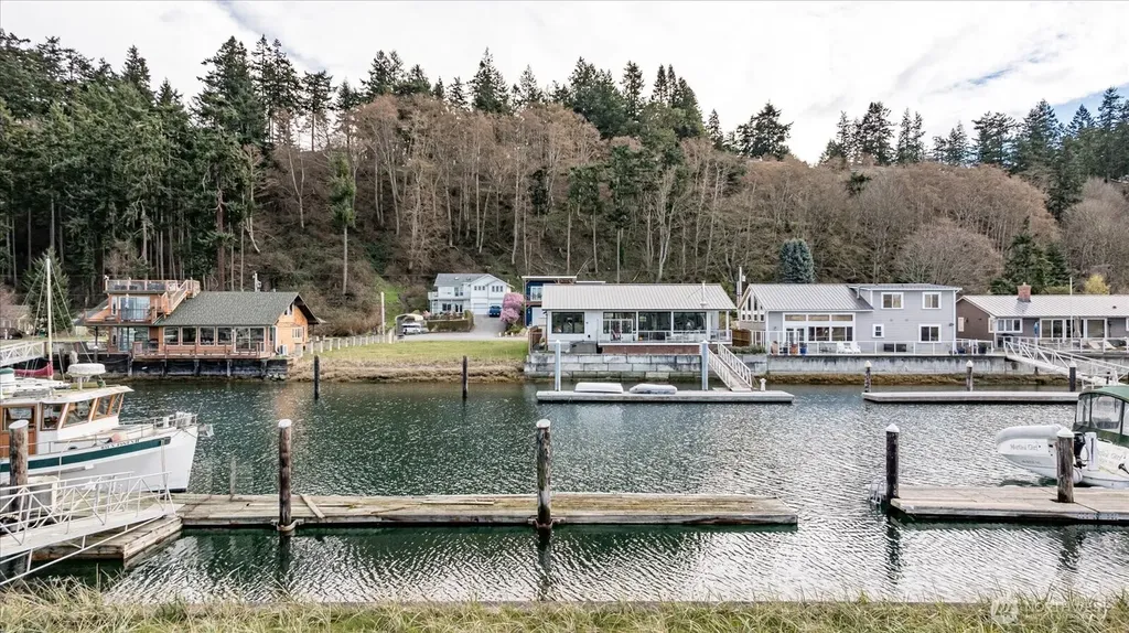 3709 Steelhead Drive Greenbank WA 98253