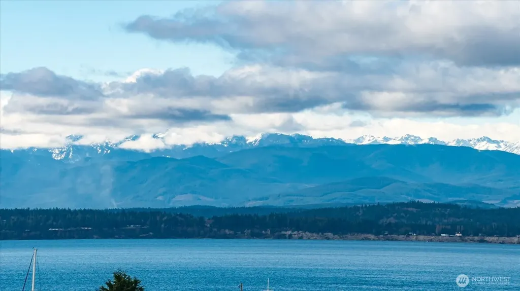 3709 Steelhead Drive Greenbank WA 98253