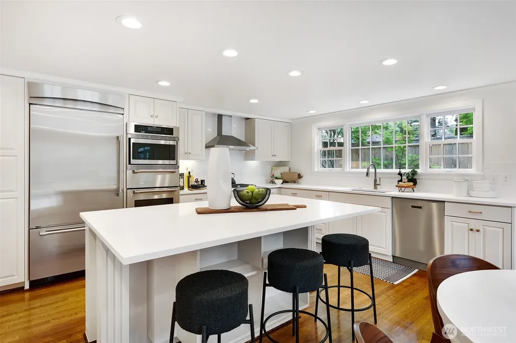 6605 57th Avenue NE Seattle WA 98115