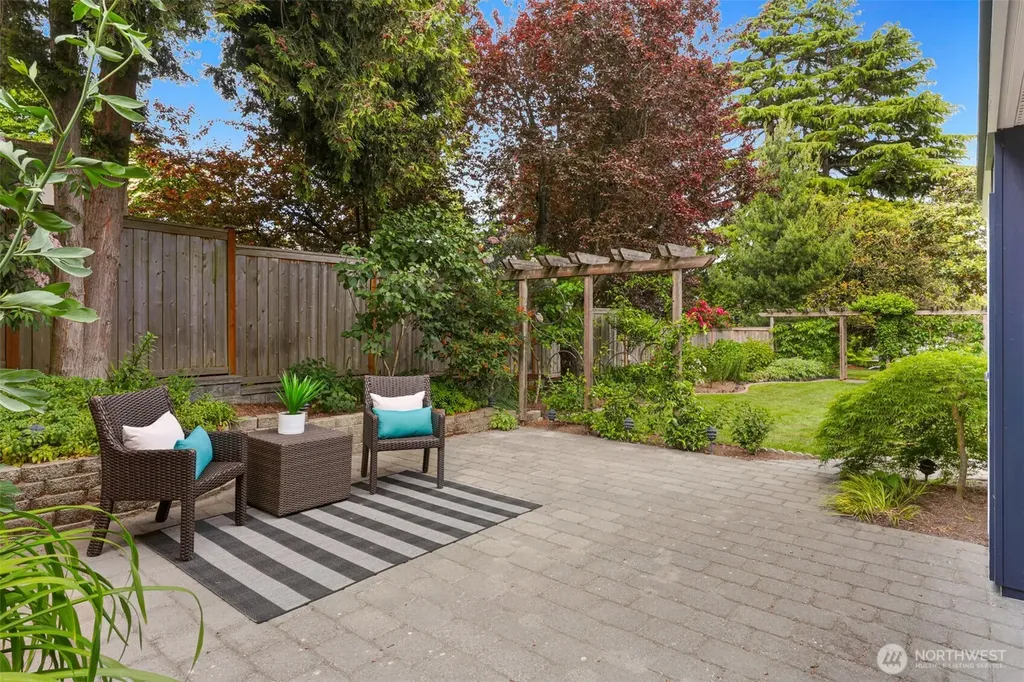 6605 57th Avenue NE Seattle WA 98115