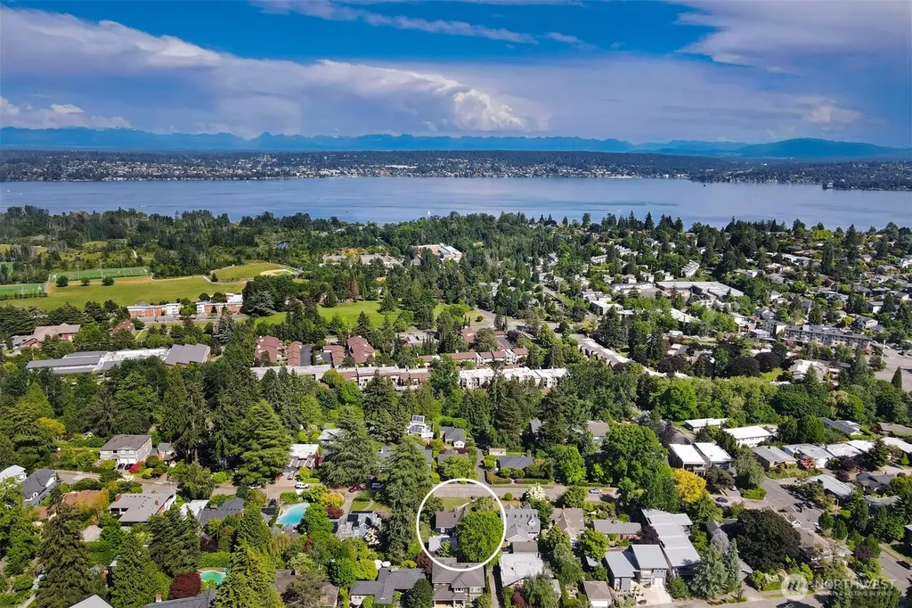 6605 57th Avenue NE Seattle WA 98115