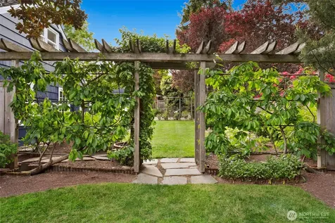 6605 57th Avenue NE Seattle WA 98115