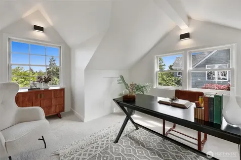 6605 57th Avenue NE Seattle WA 98115