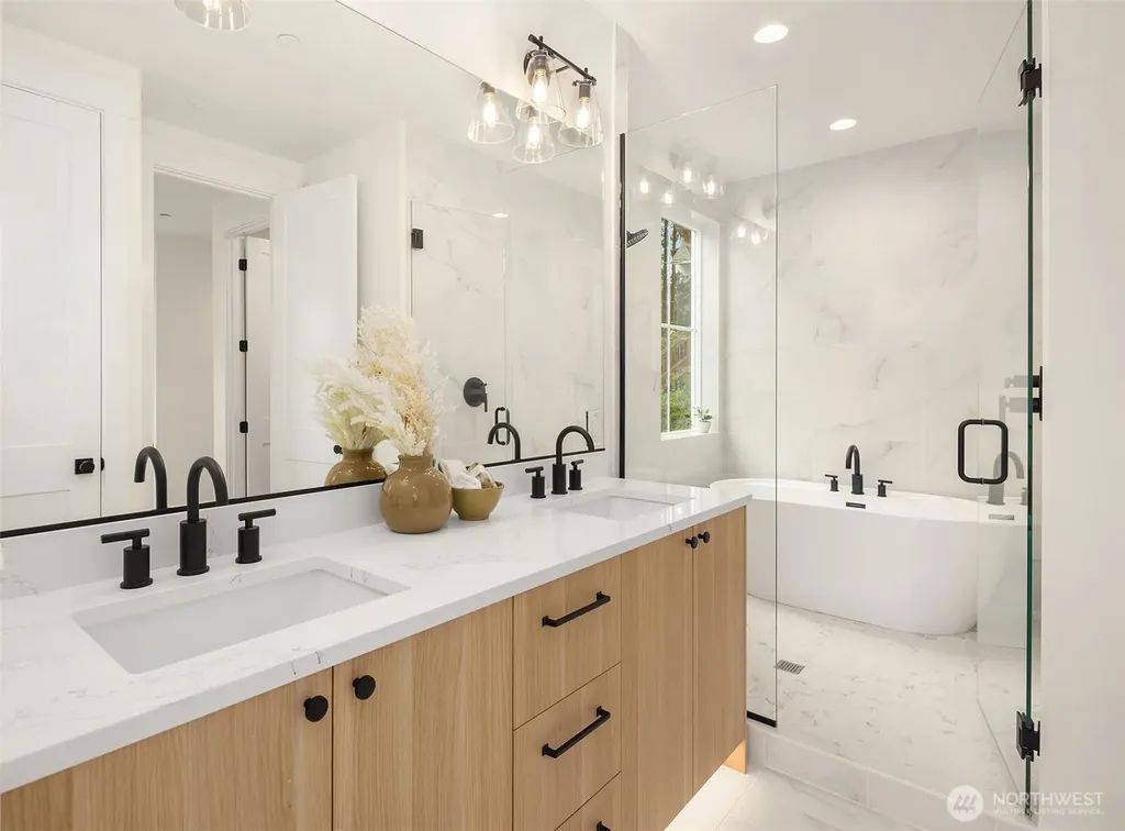 11812 NE 103rd Place Kirkland WA 98033