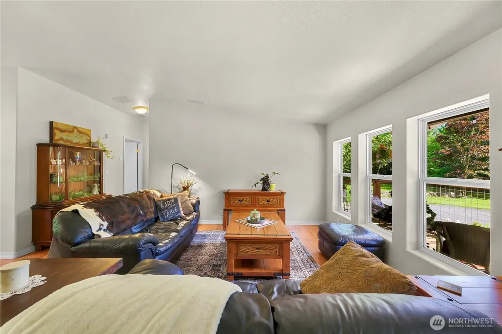 5554 Potter Road Deming WA 98244