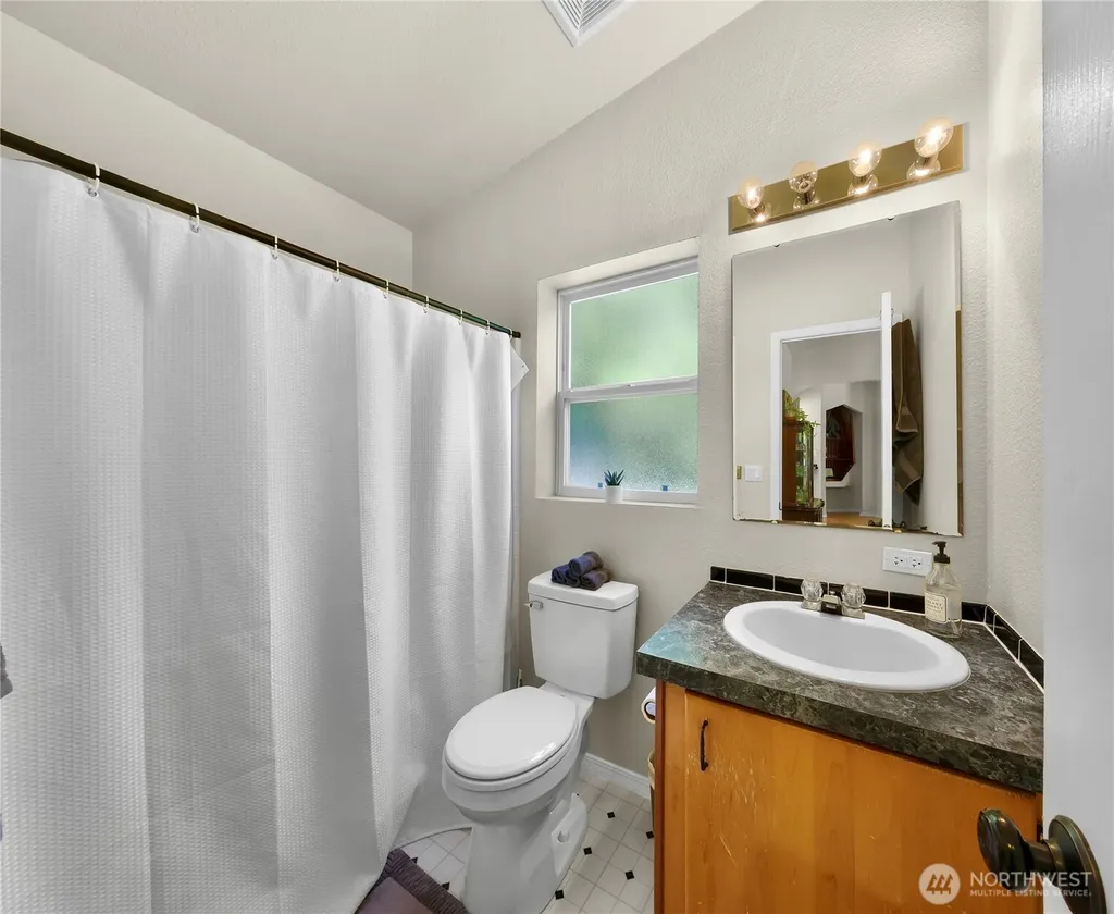5554 Potter Road Deming WA 98244