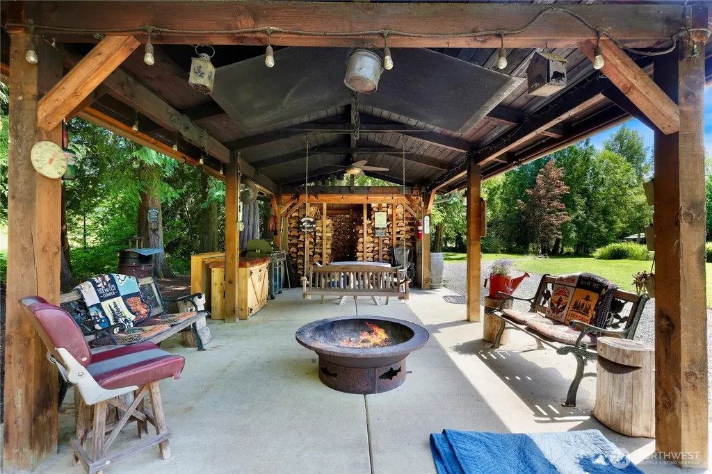 5554 Potter Road Deming WA 98244