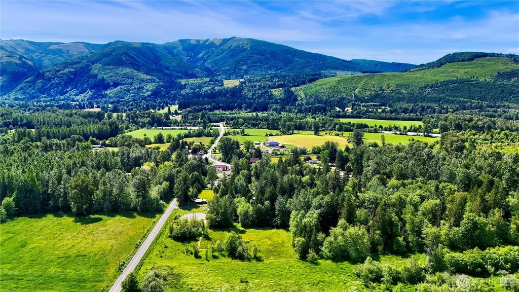 5554 Potter Road Deming WA 98244