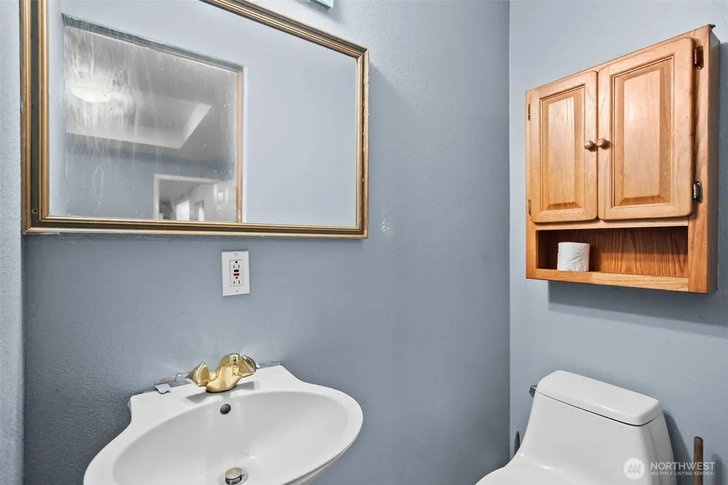 400 N Dubois Road Ariel WA 98603