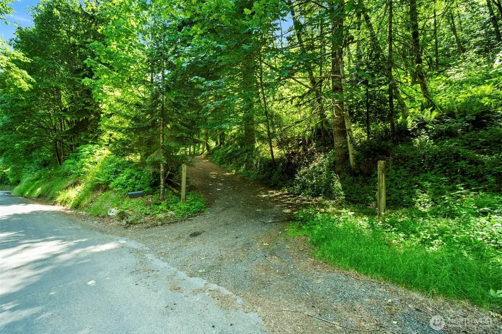 400 N Dubois Road Ariel WA 98603