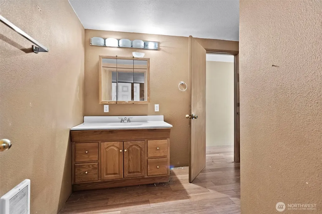 400 N Dubois Road Ariel WA 98603