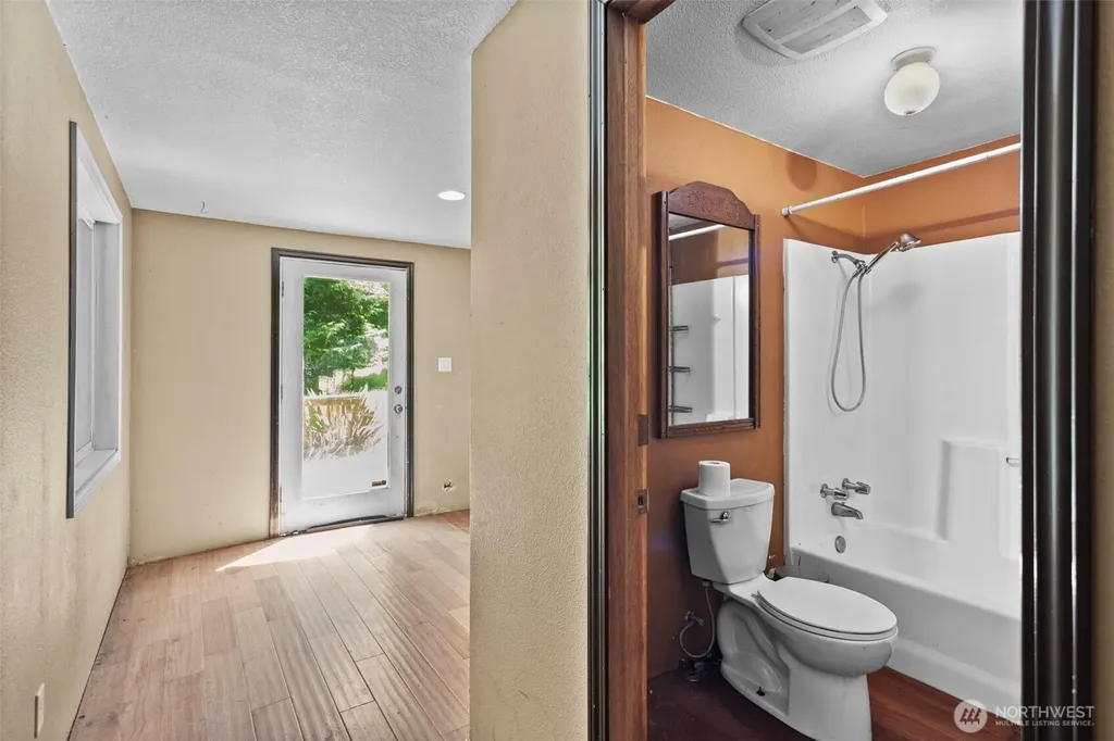 400 N Dubois Road Ariel WA 98603