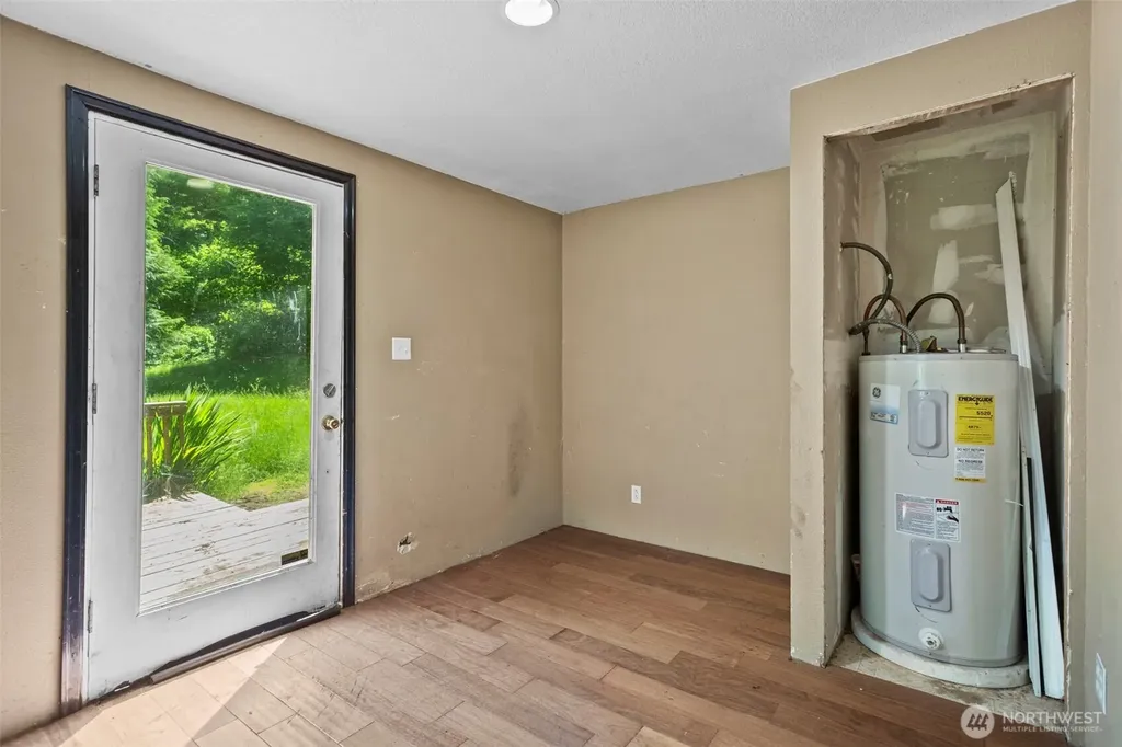 400 N Dubois Road Ariel WA 98603