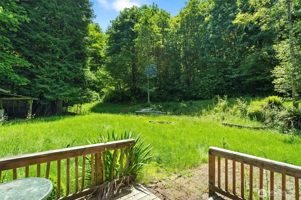 400 N Dubois Road Ariel WA 98603