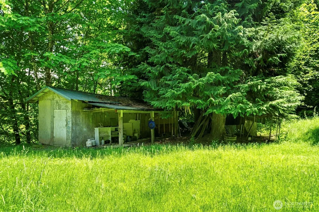 400 N Dubois Road Ariel WA 98603