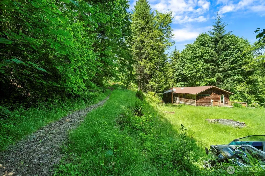 400 N Dubois Road Ariel WA 98603