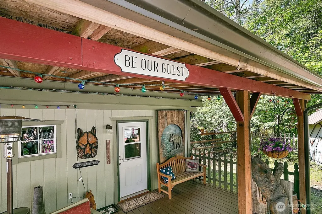 131 Nisqually Way Ashford WA 98304