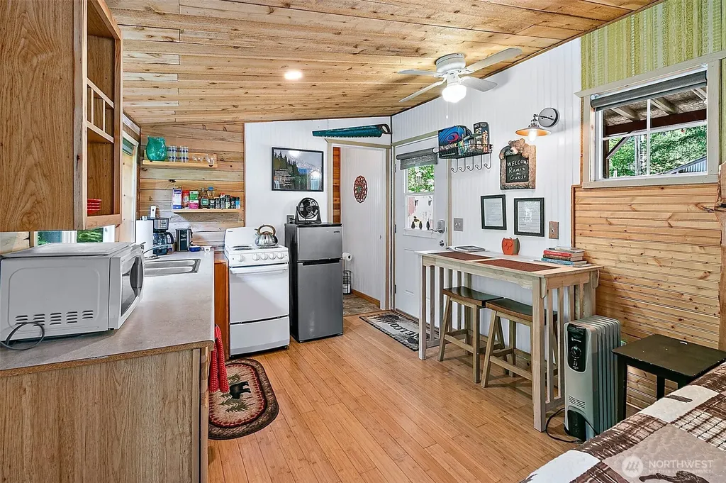131 Nisqually Way Ashford WA 98304