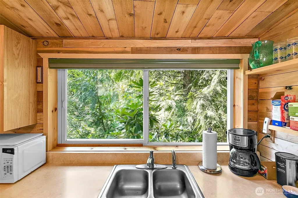 131 Nisqually Way Ashford WA 98304