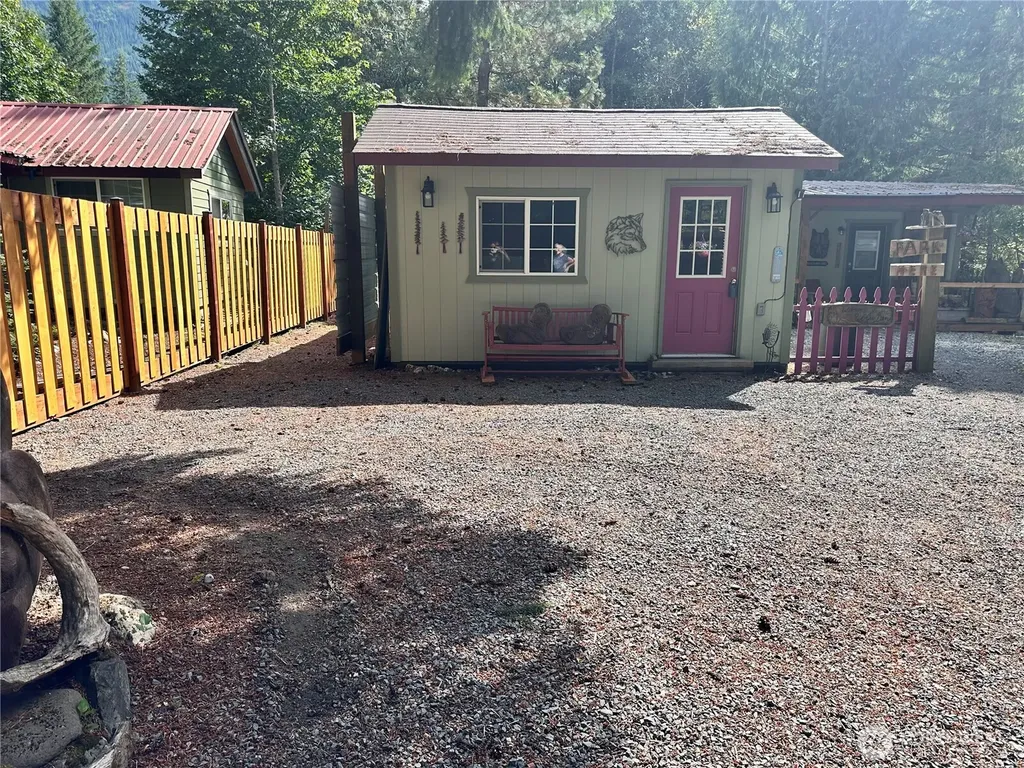 131 Nisqually Way Ashford WA 98304
