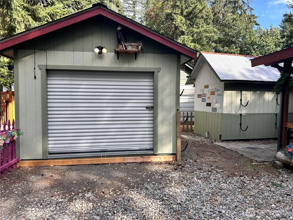 131 Nisqually Way Ashford WA 98304