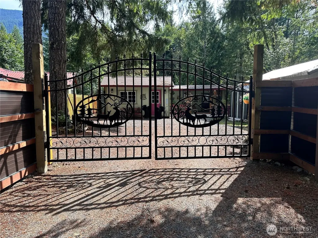 131 Nisqually Way Ashford WA 98304