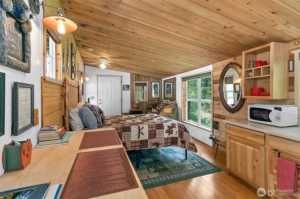 131 Nisqually Way Ashford WA 98304