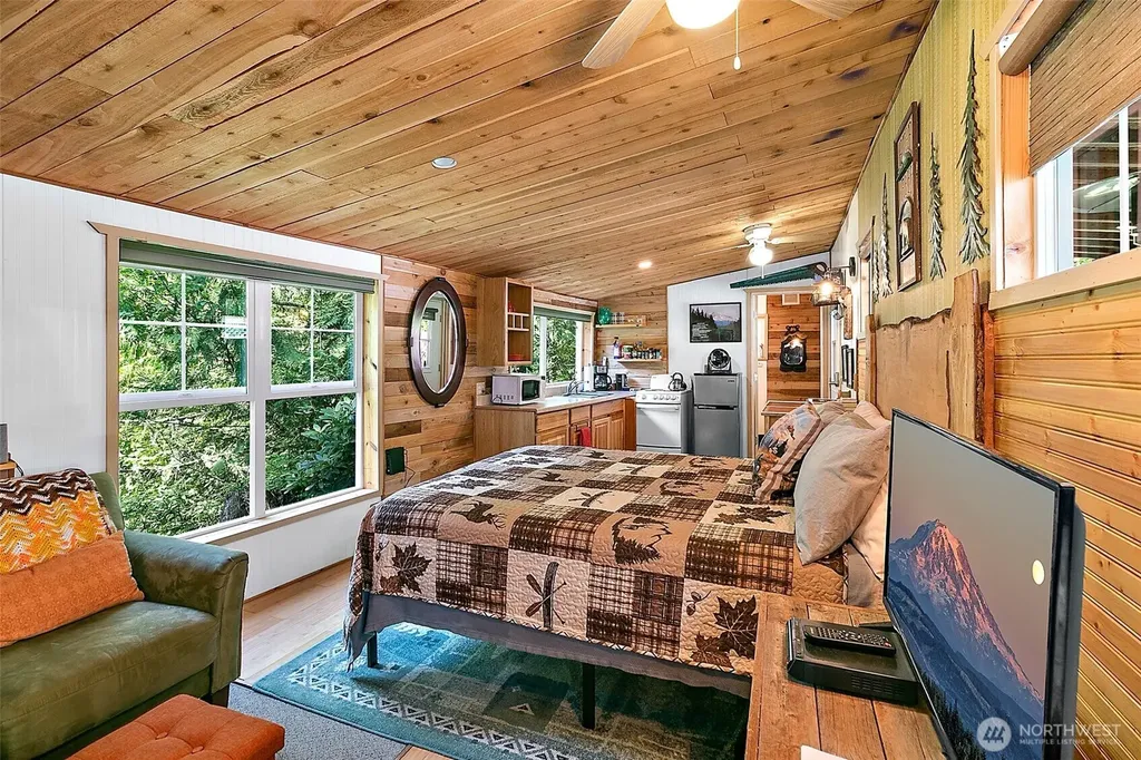 131 Nisqually Way Ashford WA 98304