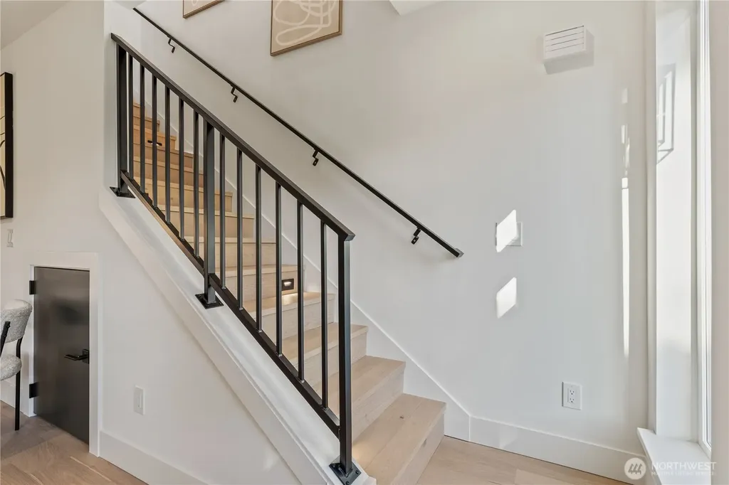 6315 9th Avenue NW Seattle WA 98107