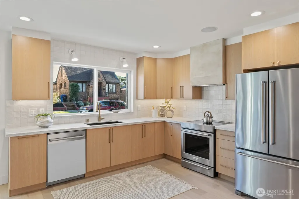 6315 9th Avenue NW Seattle WA 98107