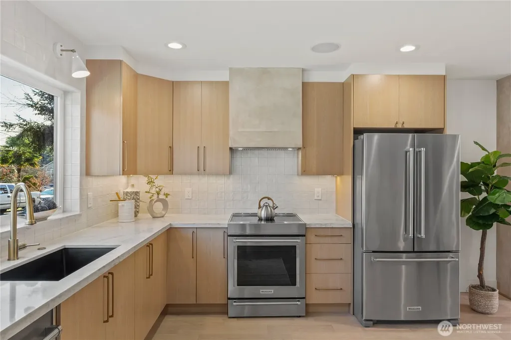 6315 9th Avenue NW Seattle WA 98107