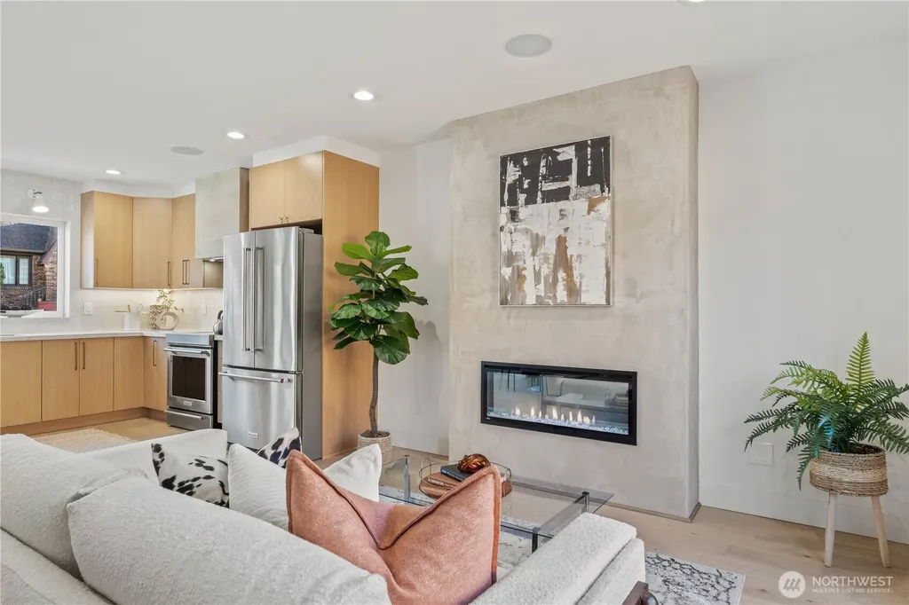 6315 9th Avenue NW Seattle WA 98107