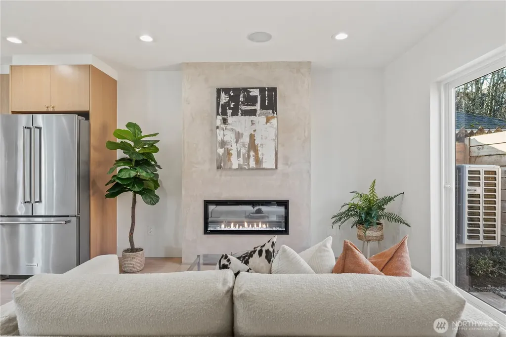 6315 9th Avenue NW Seattle WA 98107