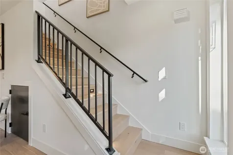 6315 9th Avenue NW Seattle WA 98107
