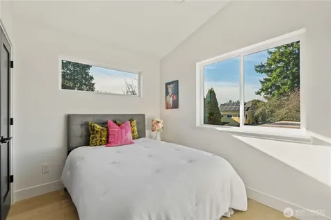 6315 9th Avenue NW Seattle WA 98107