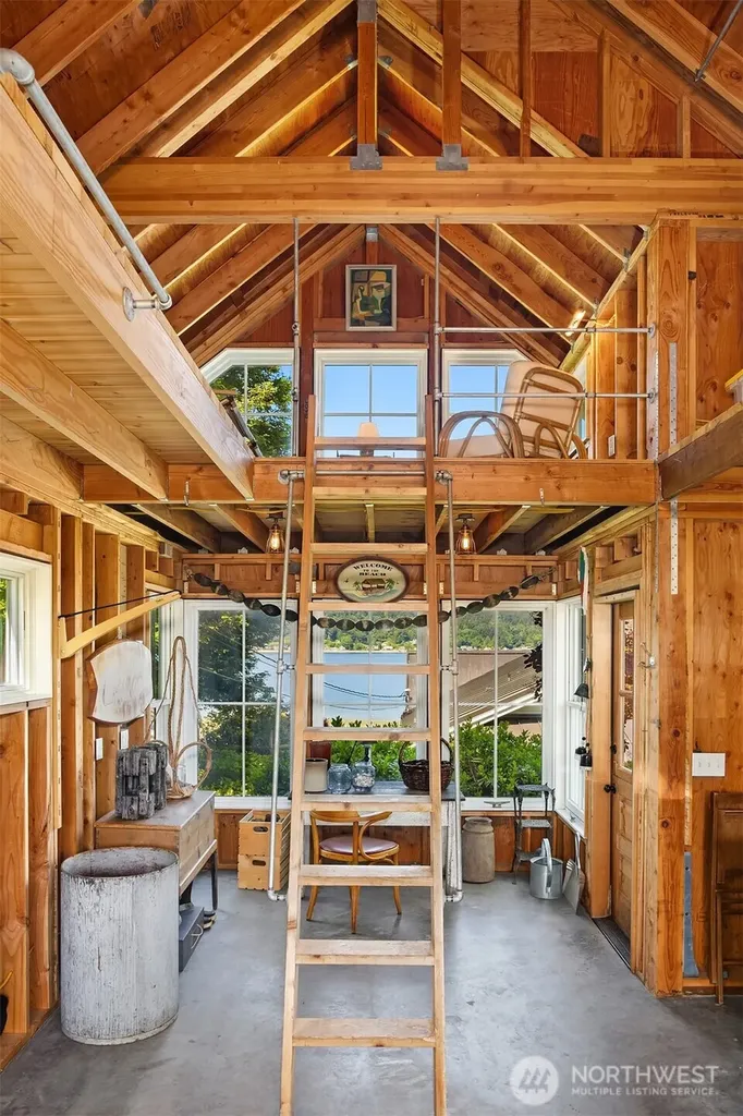 10050 SW Dock Street Vashon WA 98070
