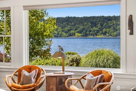 10050 SW Dock Street Vashon WA 98070