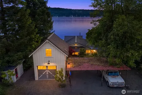 10050 SW Dock Street Vashon WA 98070