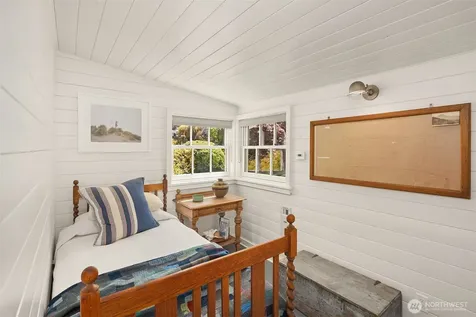 10050 SW Dock Street Vashon WA 98070