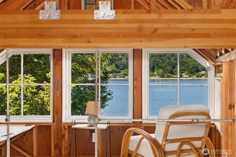10050 SW Dock Street Vashon WA 98070