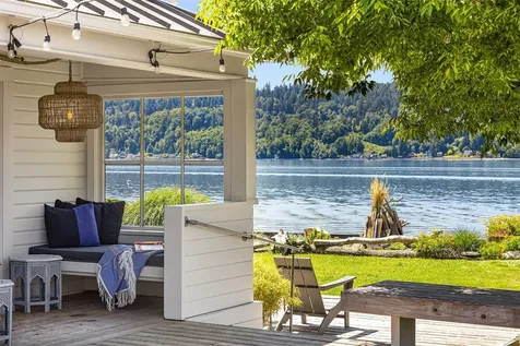 10050 SW Dock Street Vashon WA 98070