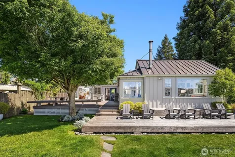10050 SW Dock Street Vashon WA 98070