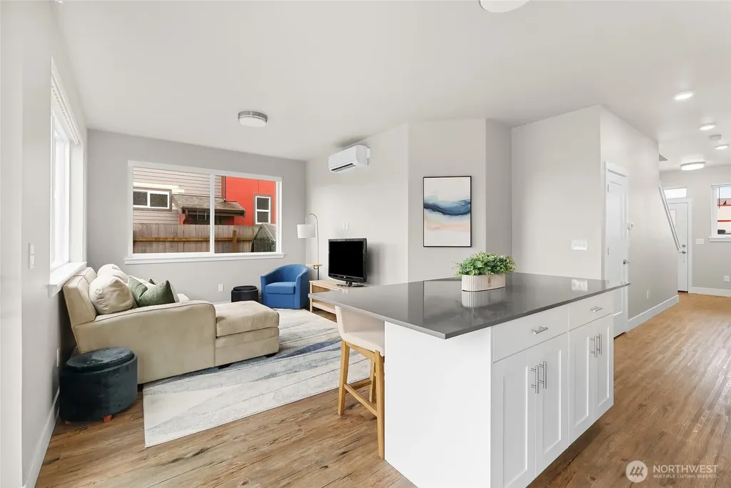 1884 Front Street Lynden WA 98264